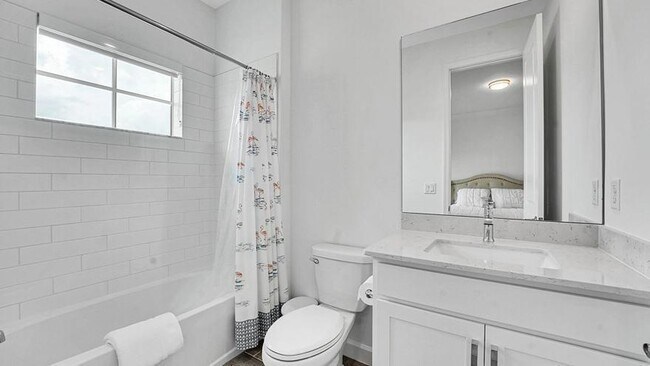 Building Photo - 601 Hookline Cir