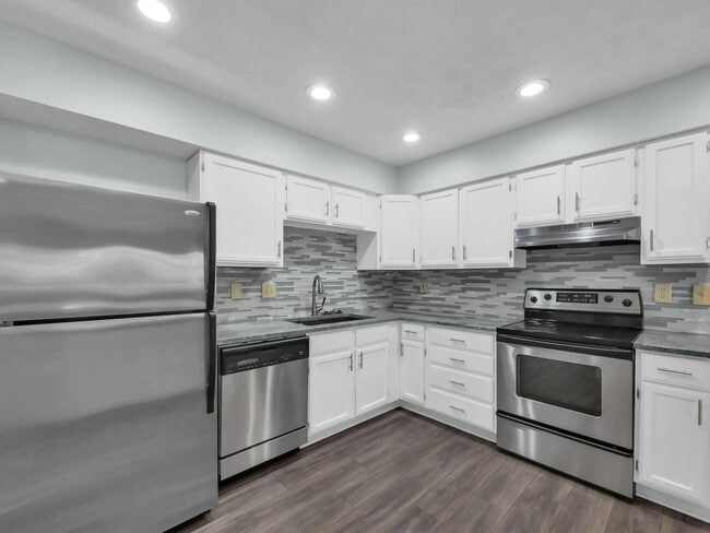 Building Photo - 5715 Longford Dr