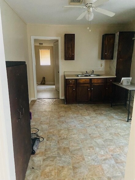 Building Photo - 744 9th St