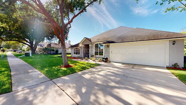 Building Photo - 5731 Rainbow Lake Dr N
