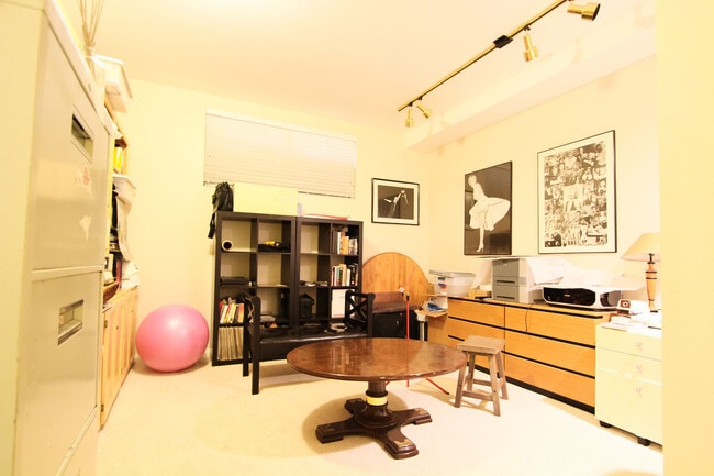 Bonus room - gym, yoga, studio, office, bedroom - 21820 Marylee St