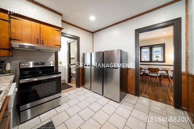 Building Photo - 1038 Crosby St NW