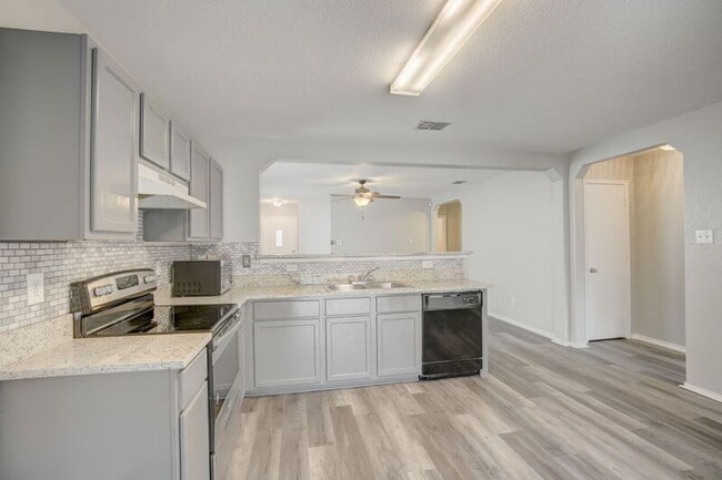 Building Photo - 12219 Raw Silver