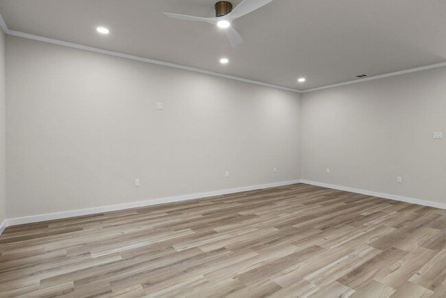 Building Photo - 30 Wood Glen Dr