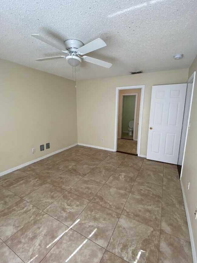 Building Photo - Home for rent