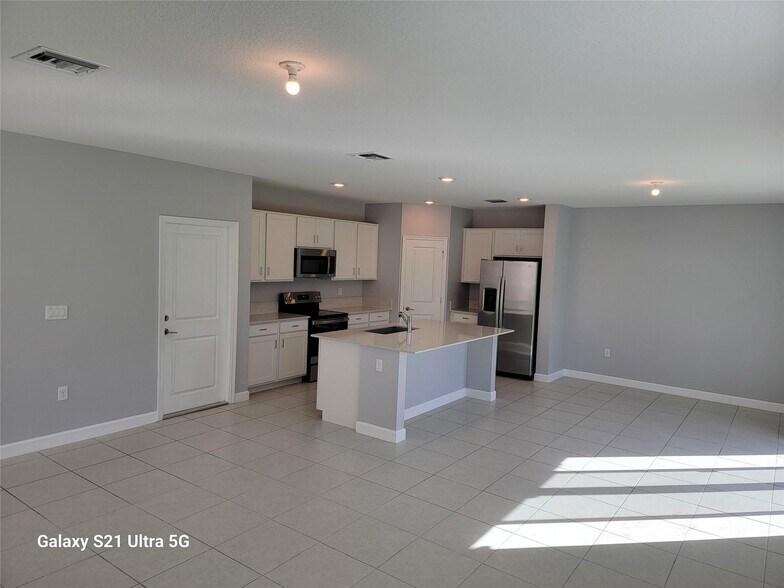 Building Photo - 4518 Dow Ln