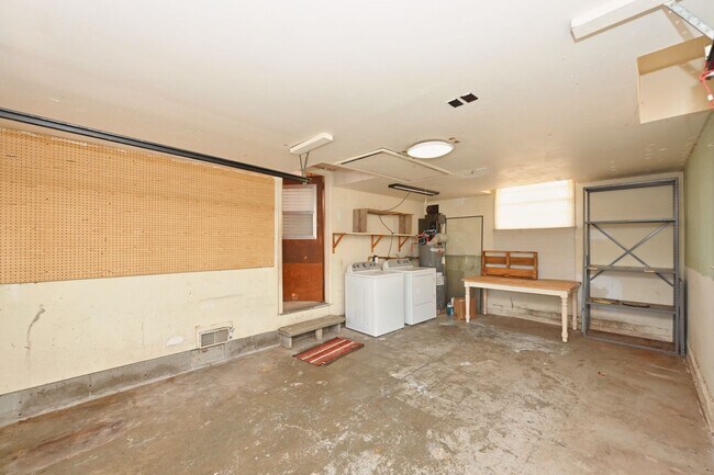 Building Photo - **WELL-LOVED AND WELL-MAINTAINED ONE-LEVEL CRIEVE HALL AREA HOME READY FOR YOU TO CALL HOME**