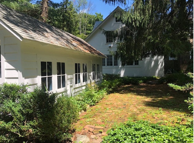 Outside house and cottage - 14 Chestnut Hill Rd