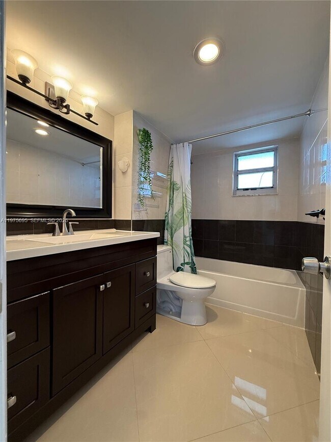 Building Photo - 2101 S Ocean Dr