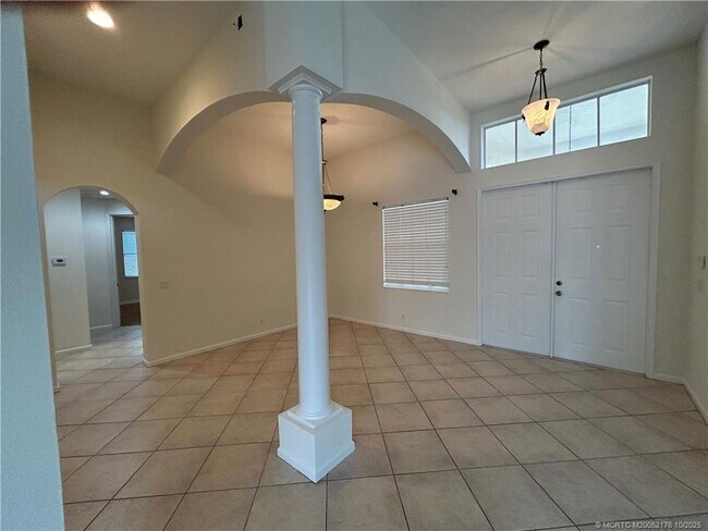 Building Photo - 2529 SW Park Meadows Trail