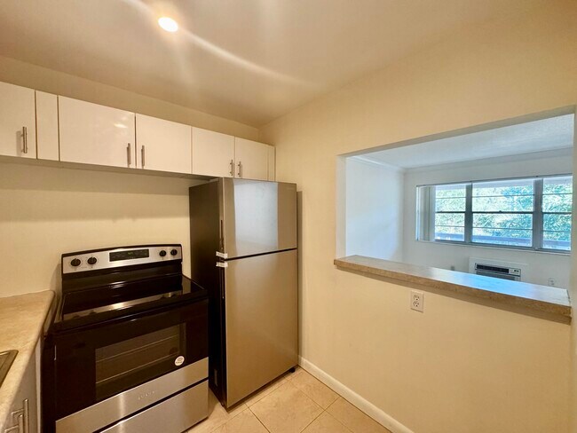 Building Photo - 206 Dorchester I