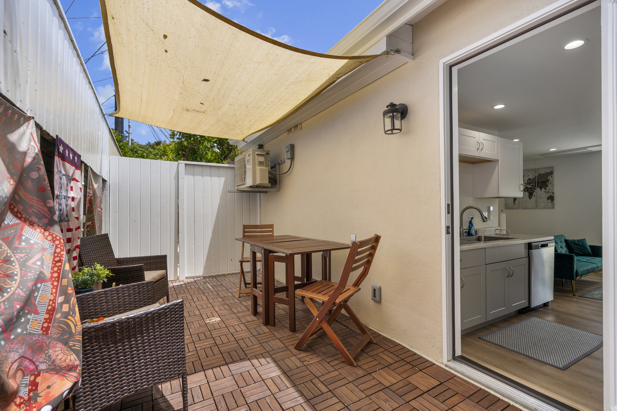 Building Photo - 821 Calle de Arboles