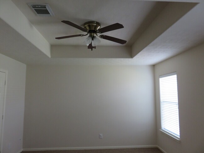 Building Photo - 1106 Desert Palms Ln