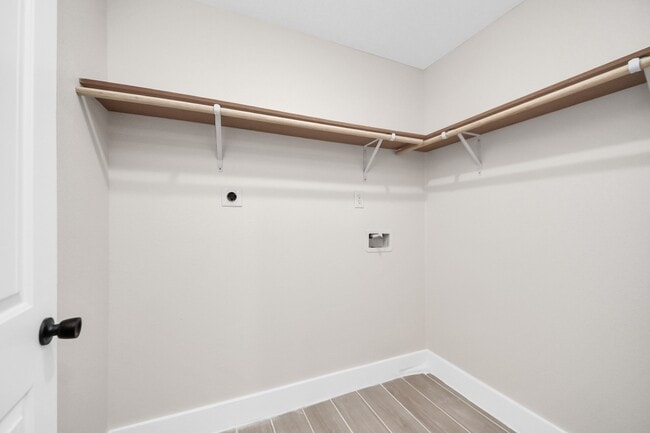 Building Photo - 5903 Belneath St