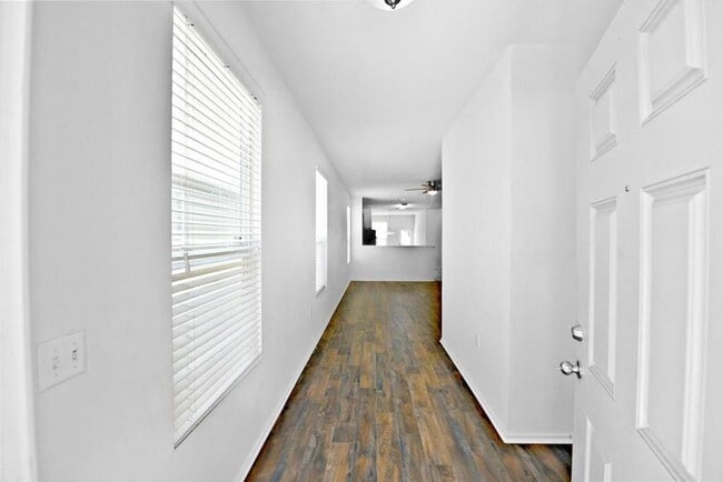 Building Photo - 5721 Knoll Pines Pass