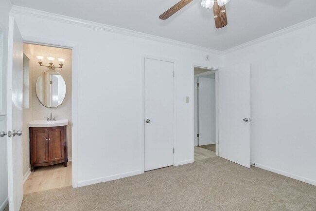 Building Photo - 3 Bedroom Ranch