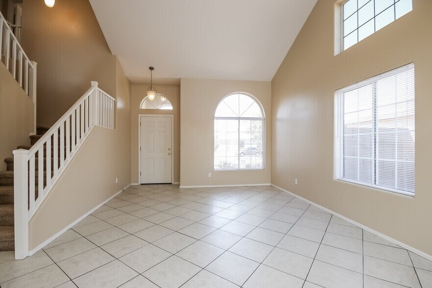 Building Photo - 1713 S 82nd Ave