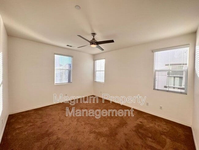 Building Photo - 40372 Calle Real