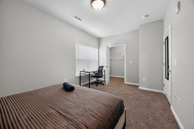 Building Photo - 600 Monte Carlo Blvd