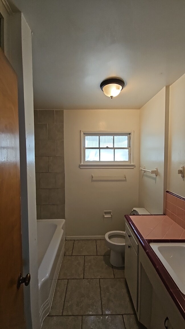 Building Photo - 44928 Kingtree Ave