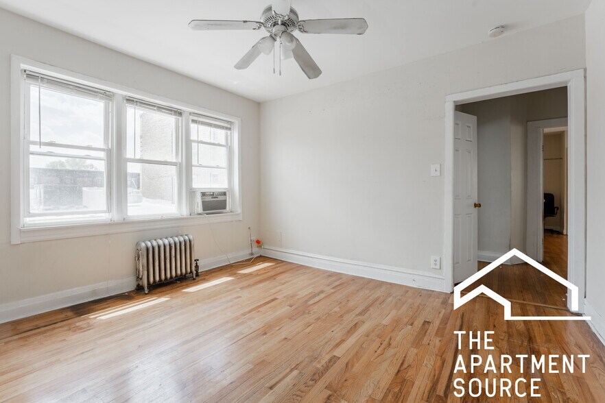 Building Photo - 4409 N Kenneth Ave