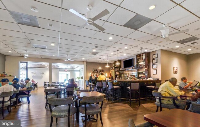 Building Photo - 3215 S Leisure World Blvd