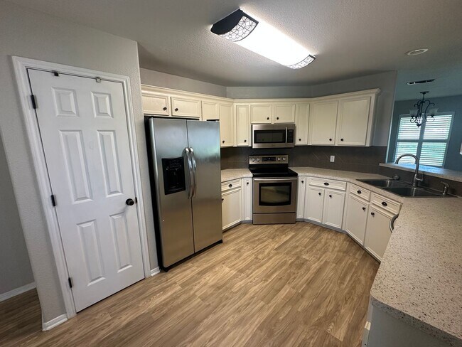 Building Photo - 3104 Valley Oaks Cir