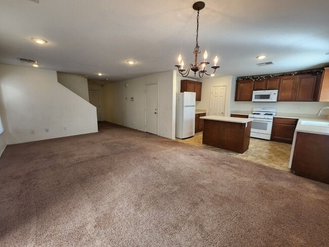 Building Photo - Great 2 Story Home in the SouthWest
