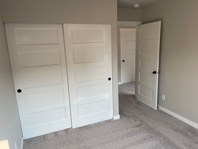 Building Photo - Beautiful New 5BD/4BTH Bella Cresta Home f...