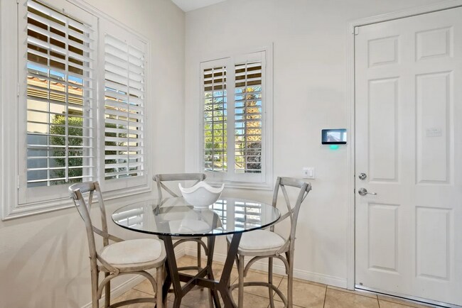 Building Photo - 41511 Calle Pampas