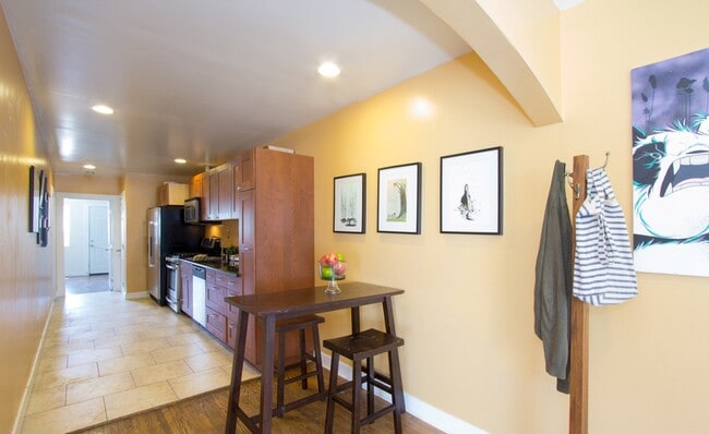 Kitchen - 5960 Lexington Ave