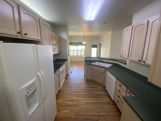Building Photo - 5259 W 9th St Dr