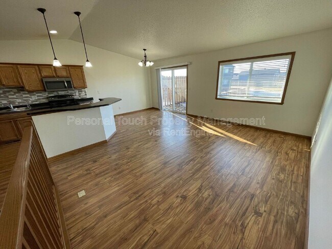 Building Photo - 2320 5th St W