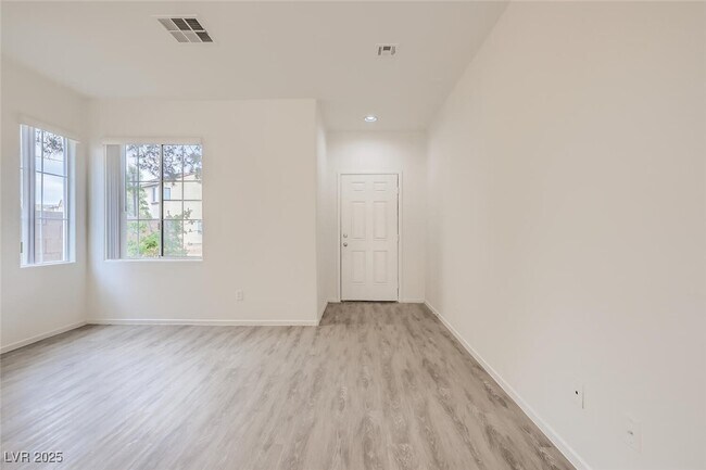 Building Photo - 4045 Oliver Sagebrush Dr