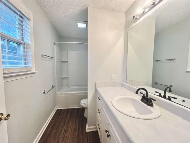 Building Photo - 233 Hawks Nest Rd