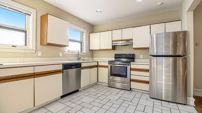 Building Photo - 441 Madison Ave SE