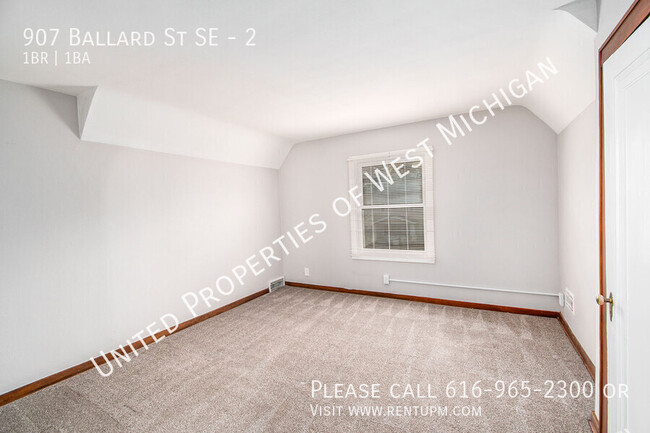 Building Photo - Available Now | 1 Bedroom 1 Bath Upper Lev...