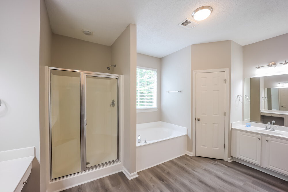 Building Photo - 7601 Hilltop Way