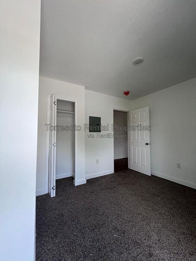 Building Photo - 224 W Pyron Ave