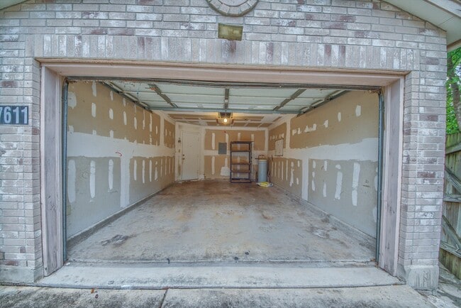 Building Photo - 7611 Scenic Glade