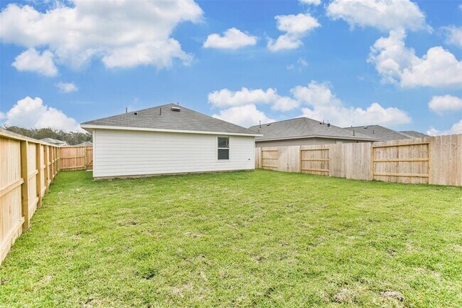 Building Photo - 21043 Longeni Dr