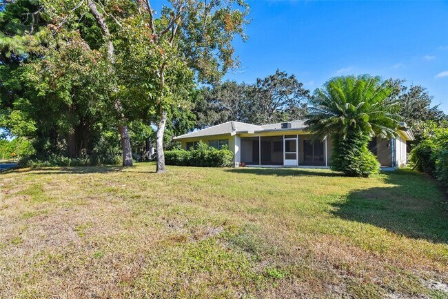 Building Photo - 970 Rolling Hills Dr