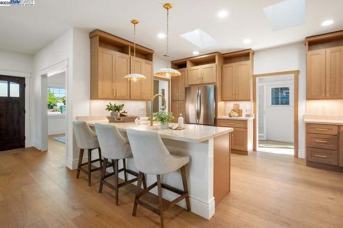 Building Photo - 4374 First St