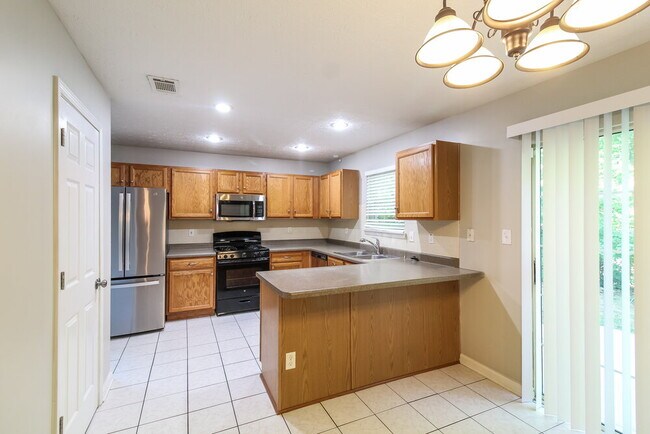 Building Photo - 1120 Eatonton Way