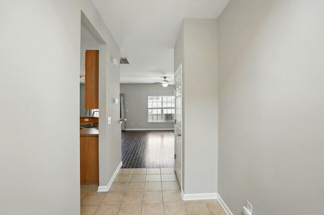 Building Photo - 12244 Stratfield Pl Cir
