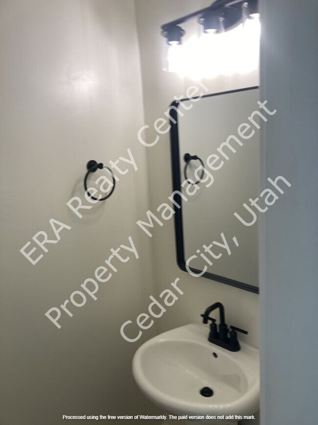 Building Photo - 4283 UT-56
