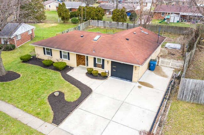 Building Photo - 6757 Summerdale Dr