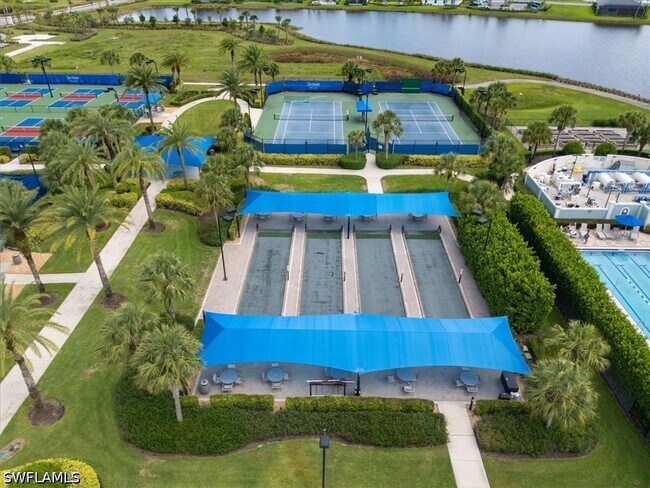 Building Photo - 6140 Victory Dr