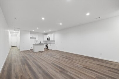 Building Photo - 2224 E 4th Ave