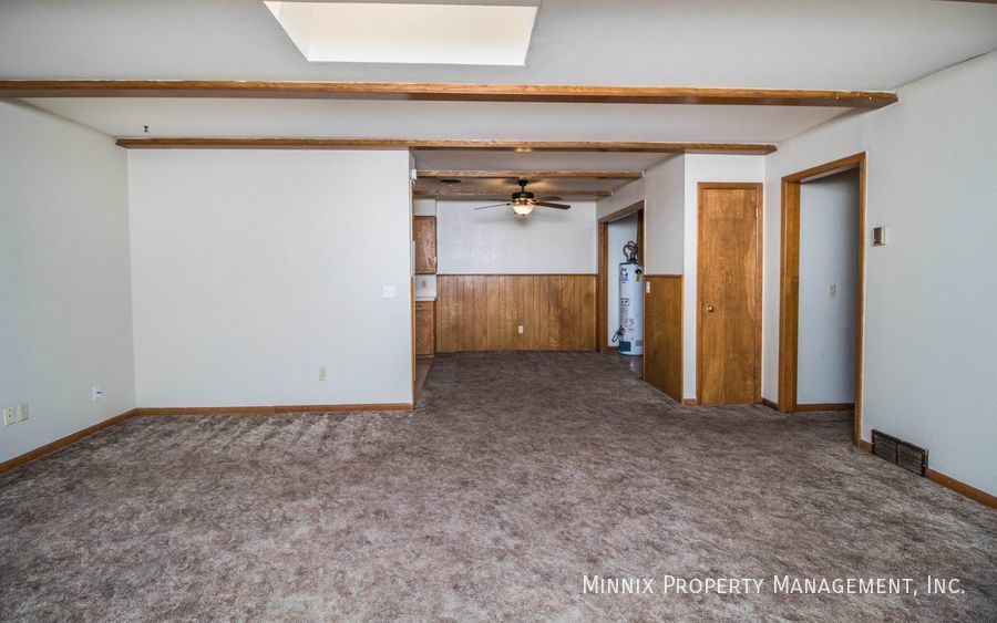 Building Photo - 1009 Garland